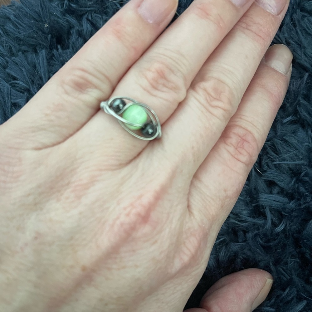 Green wire ring